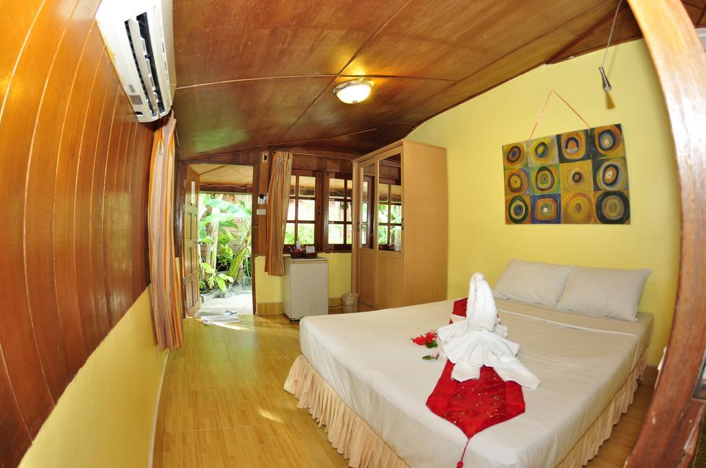 Baia Baia Resort Phi Phi Don Exterior photo