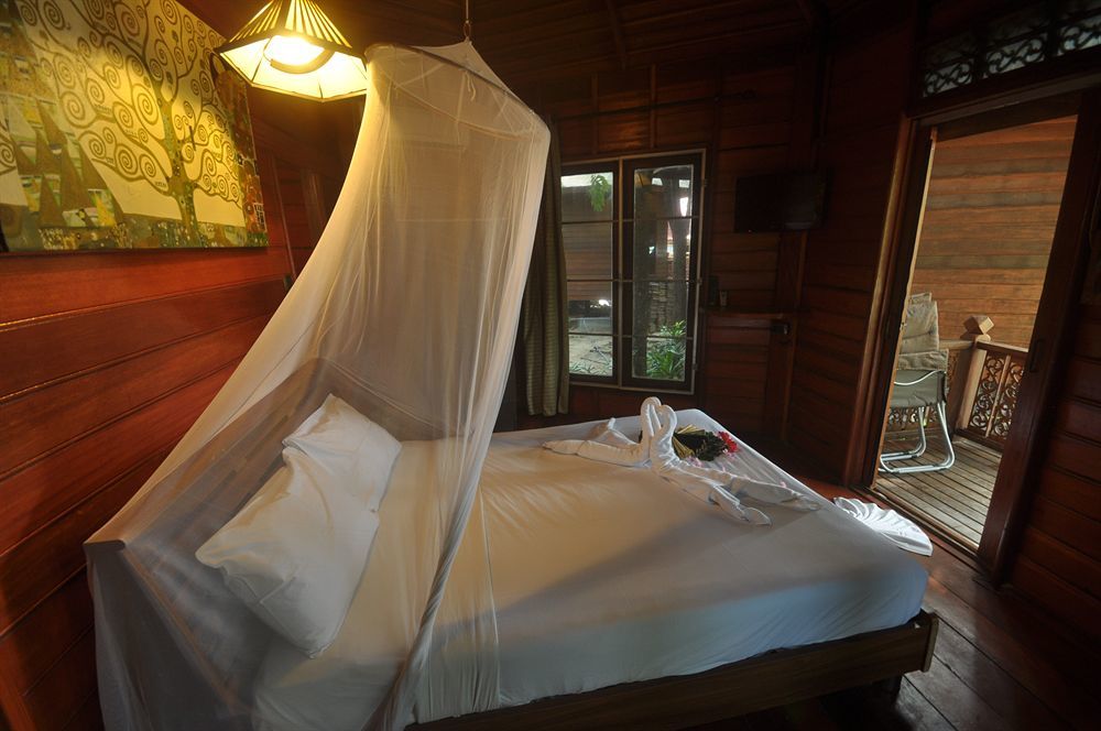 Baia Baia Resort Phi Phi Don Exterior photo