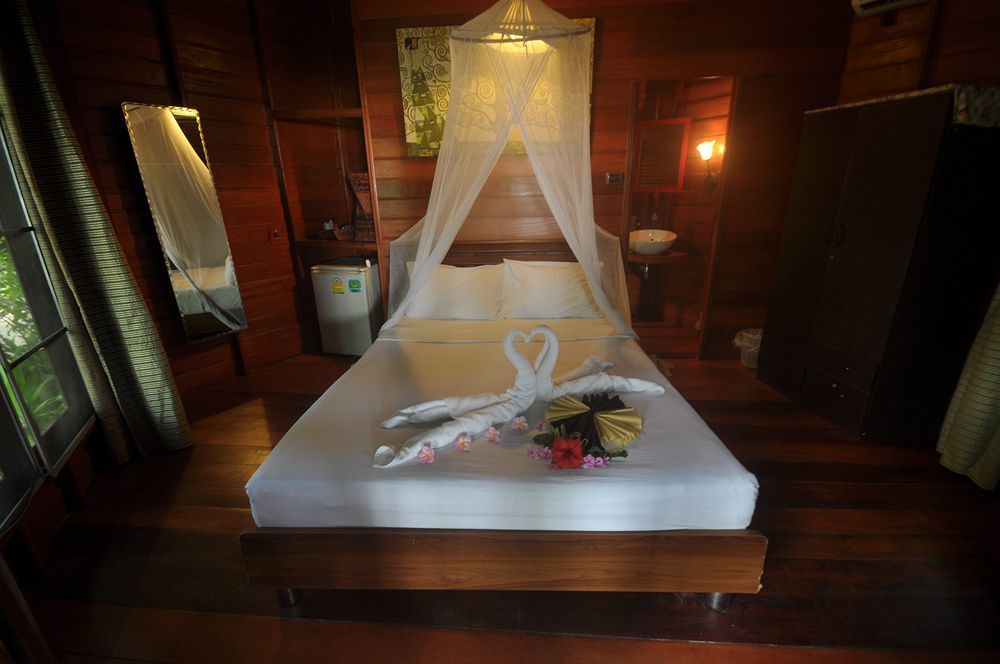Baia Baia Resort Phi Phi Don Exterior photo